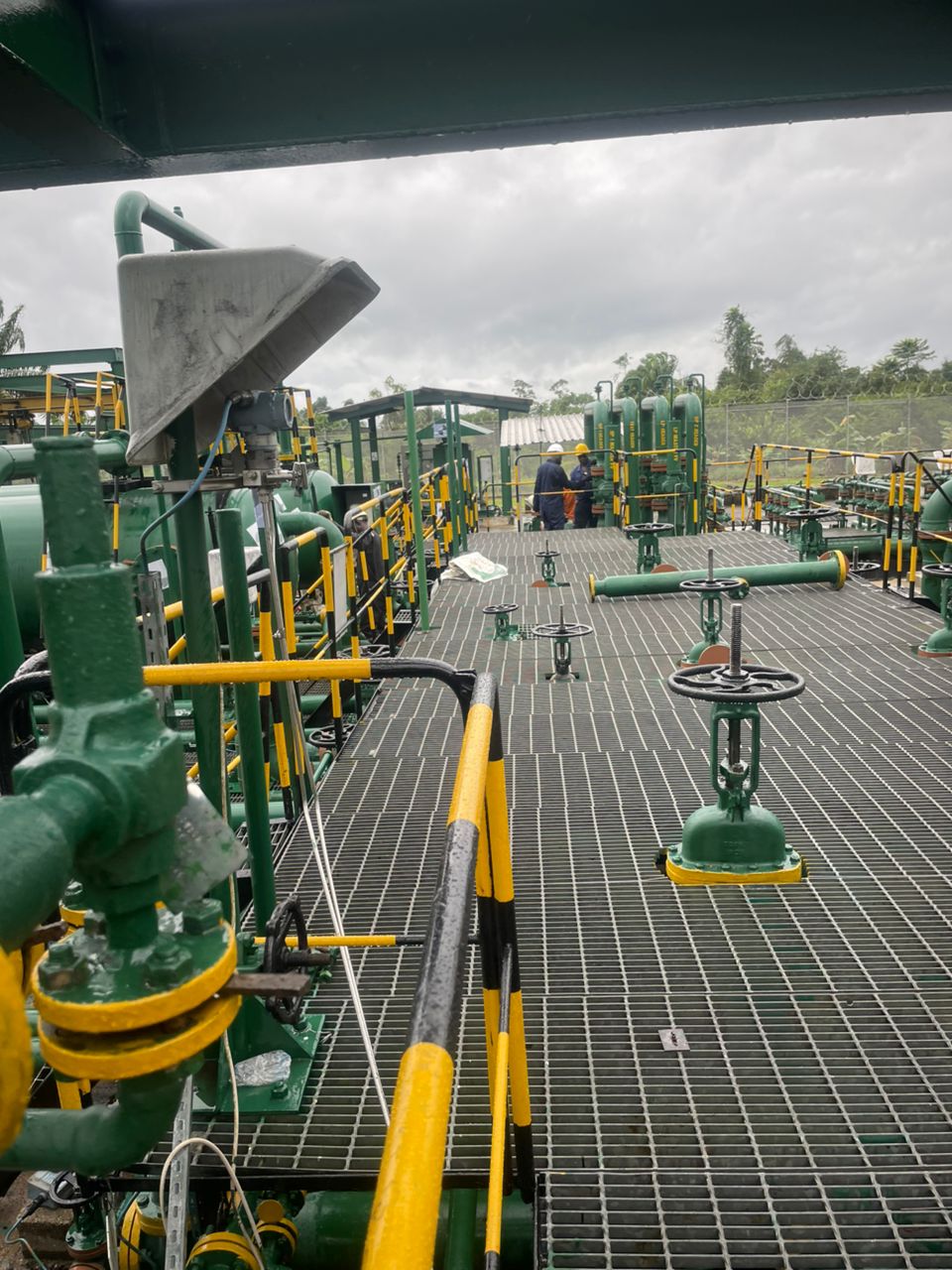 Optimization of flow station processes to improve production efficiency and system stability.